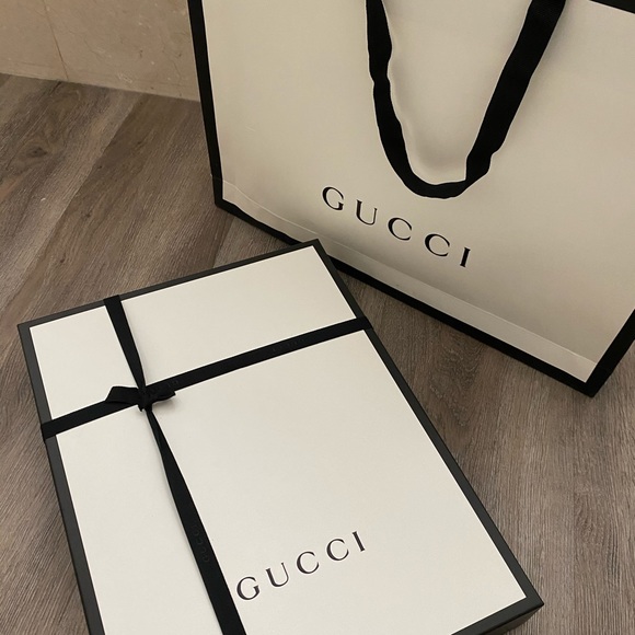 Gucci T-shirt with GG apple print - Picture 8 of 8